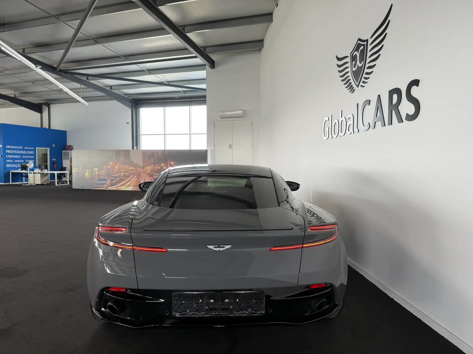 Aston Martin DB11 Coupé V8 Auto 12