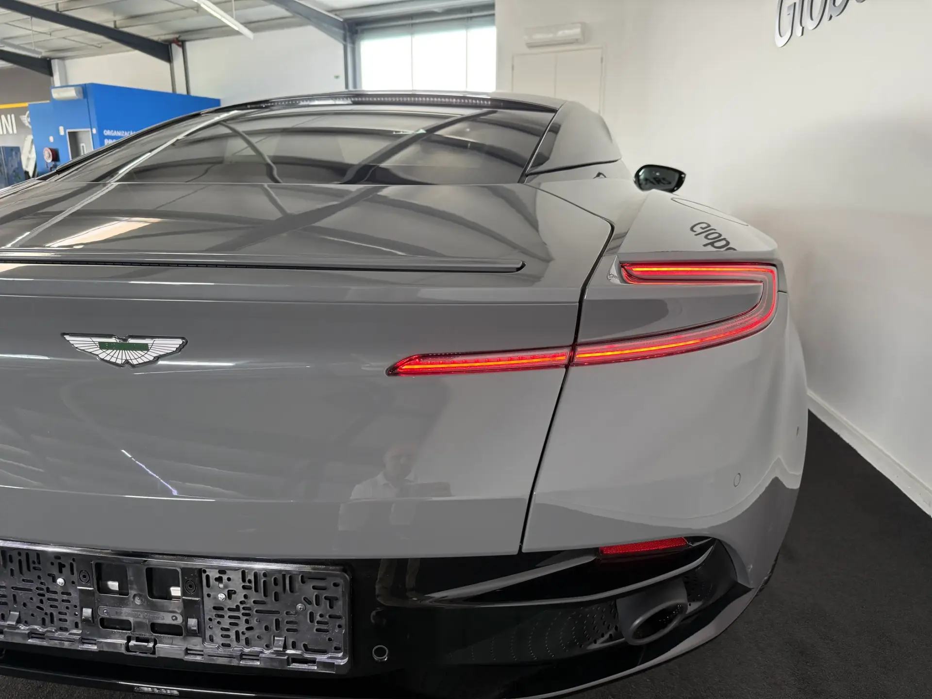 Aston Martin DB11 Coupé V8 Auto 13