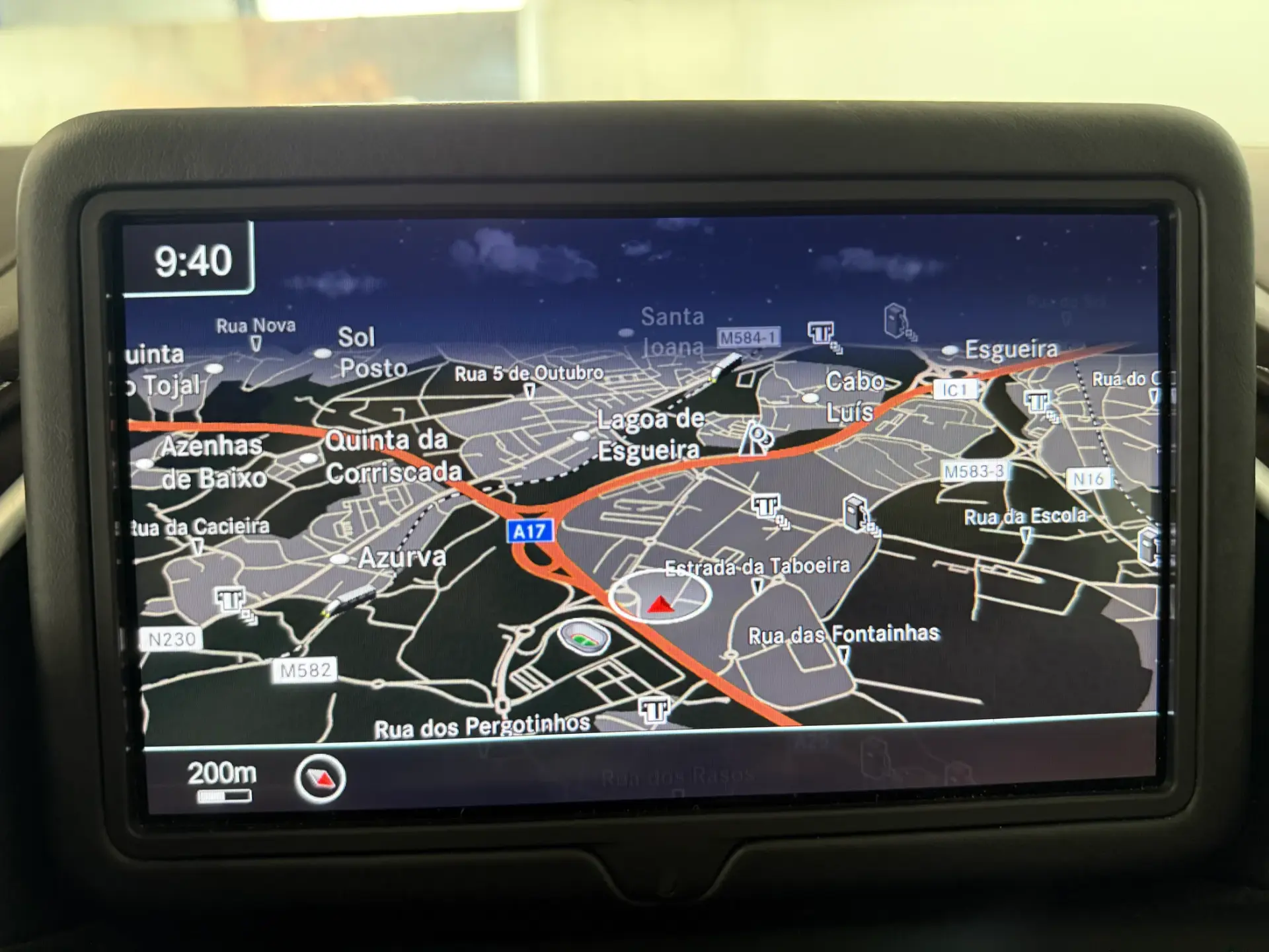 Aston Martin DB11 Coupé V8 Auto 36