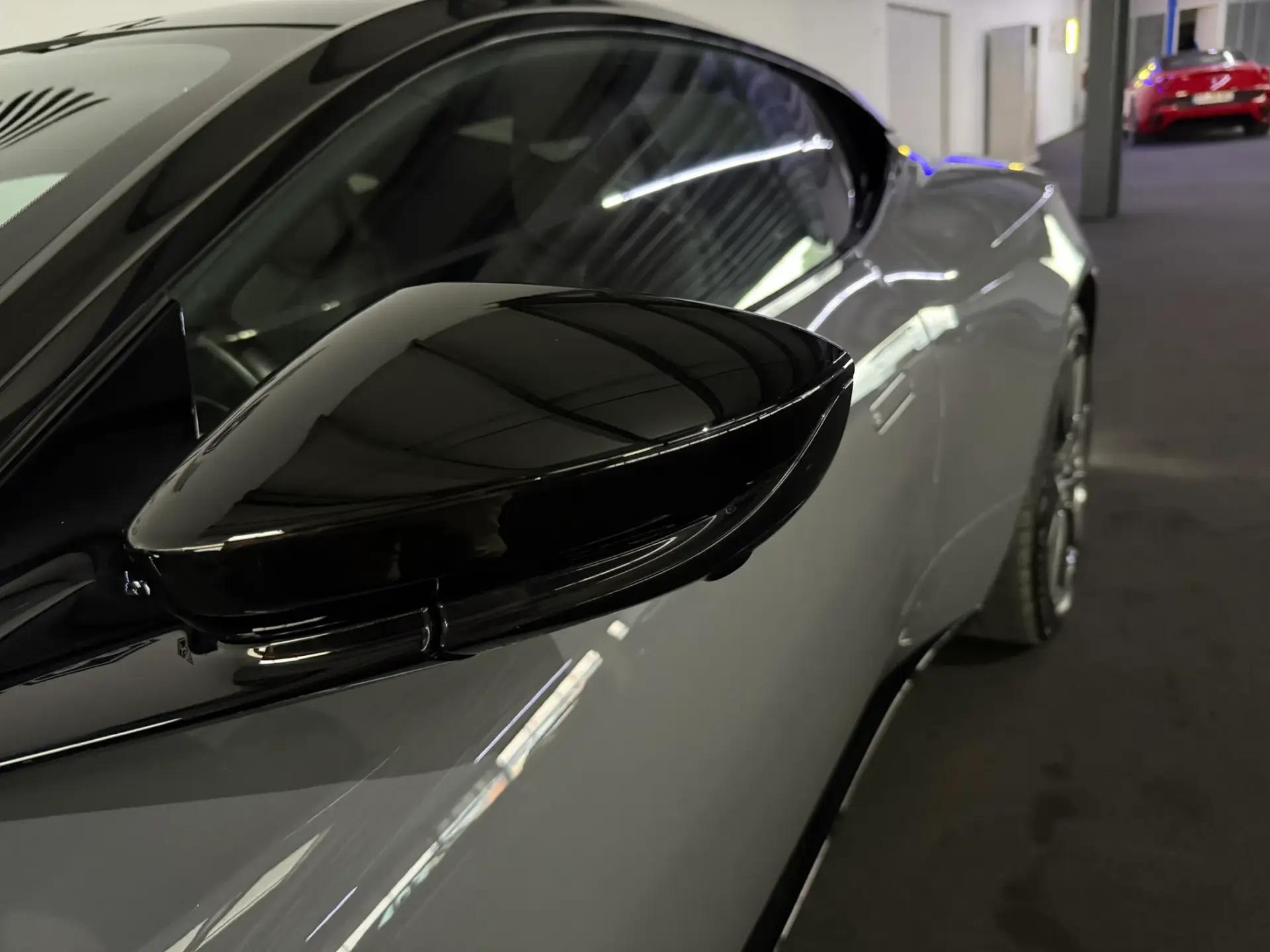 Aston Martin DB11 Coupé V8 Auto 59