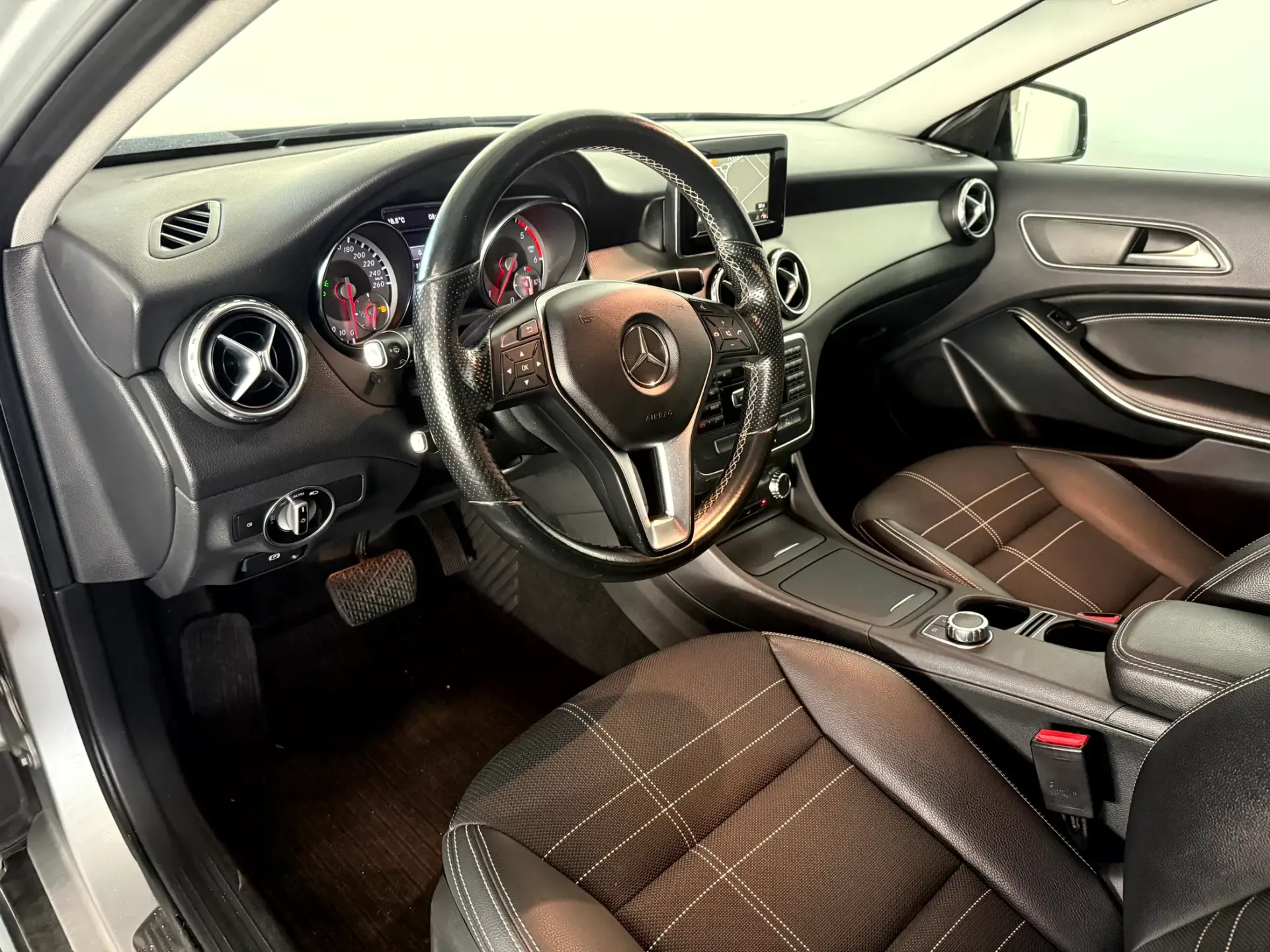 Mercedes-Benz GLA 200 CDi Urban Aut. 23