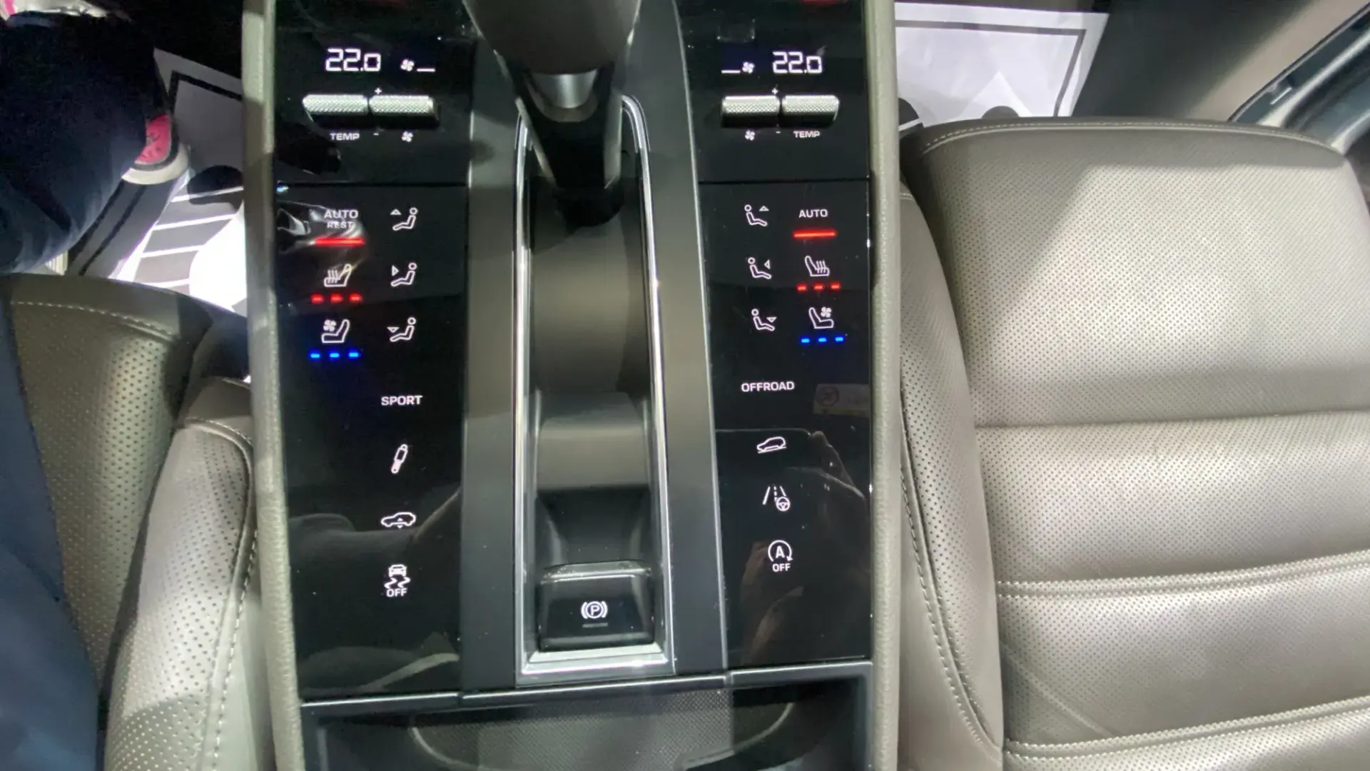 Porsche Macan Outro 18