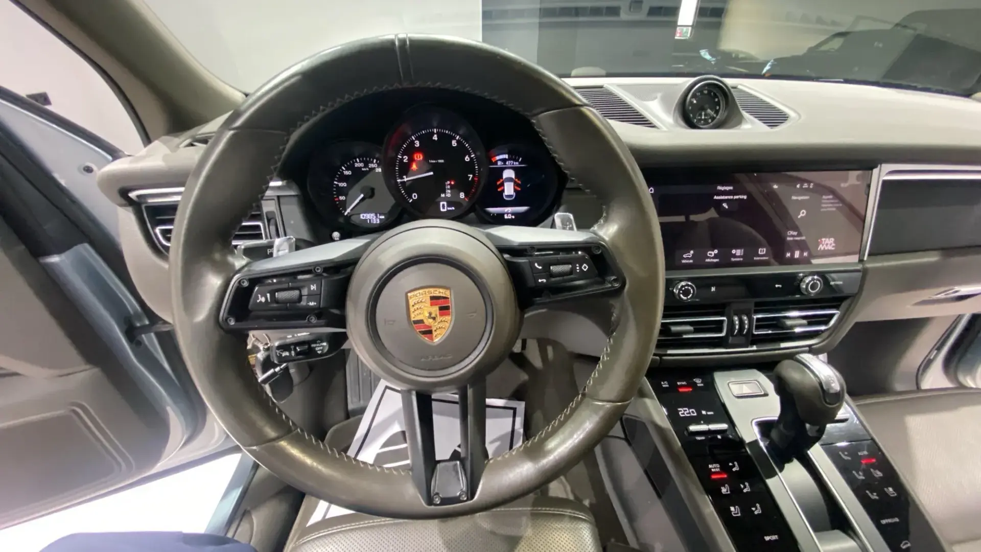 Porsche Macan Outro 21