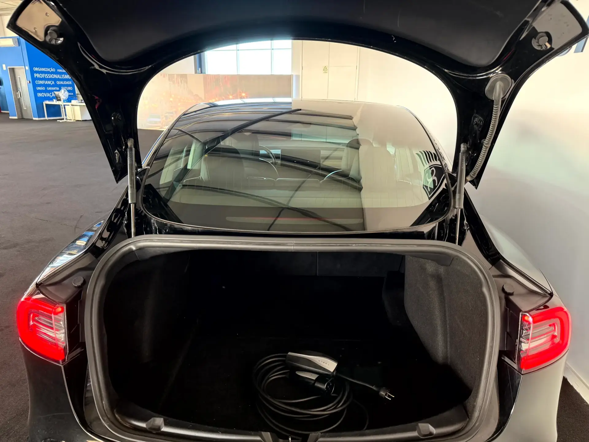 Tesla Model 3 Standard RWD Plus 9
