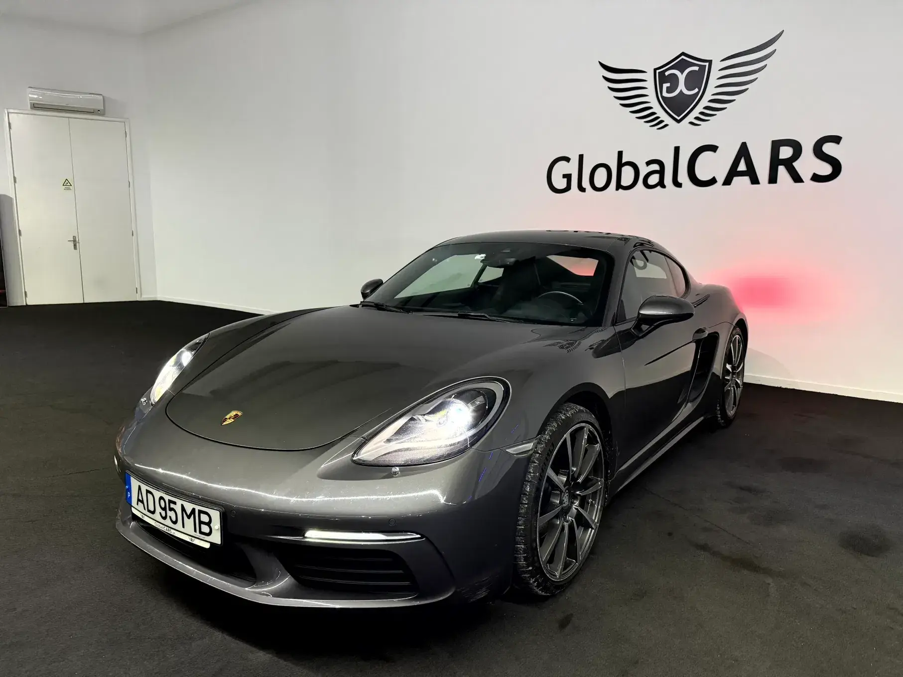 Porsche 718 Cayman 3