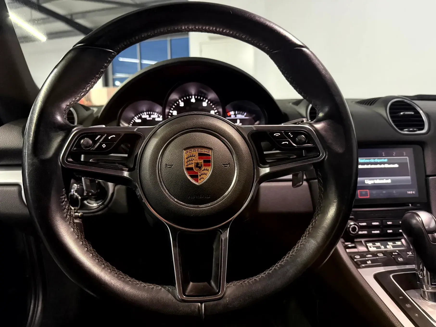 Porsche 718 Cayman 14