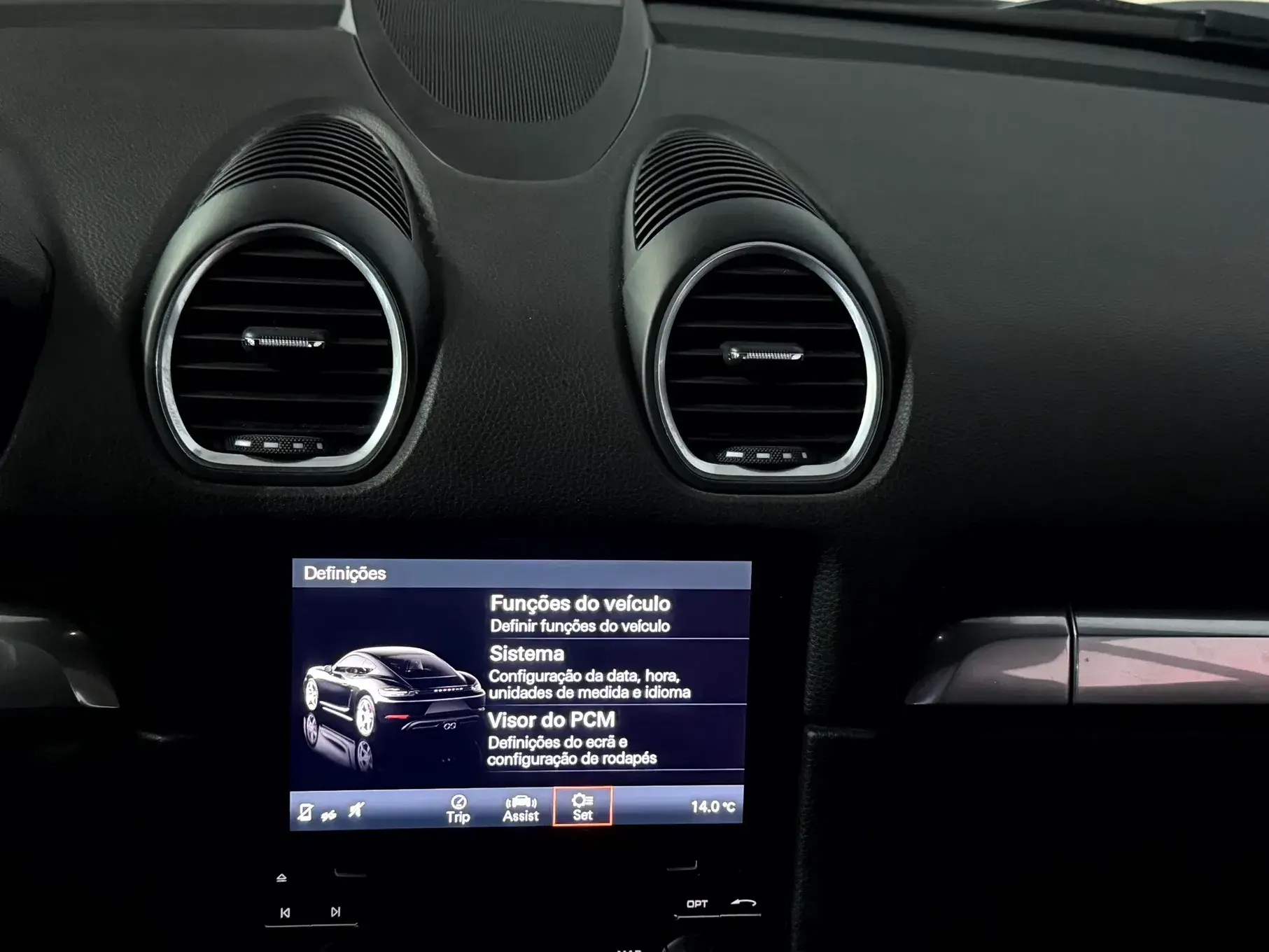 Porsche 718 Cayman 22