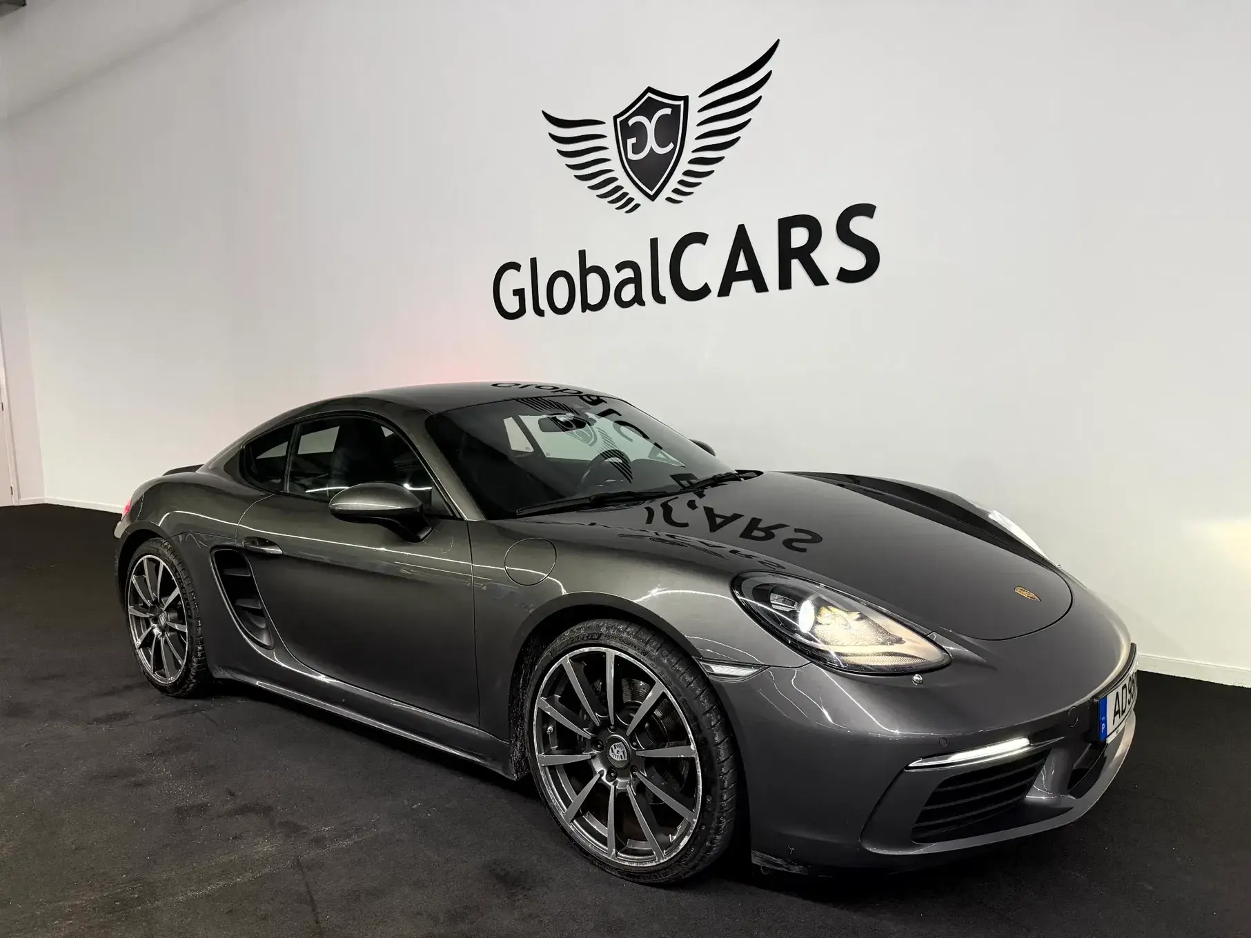 Porsche 718 Cayman 29
