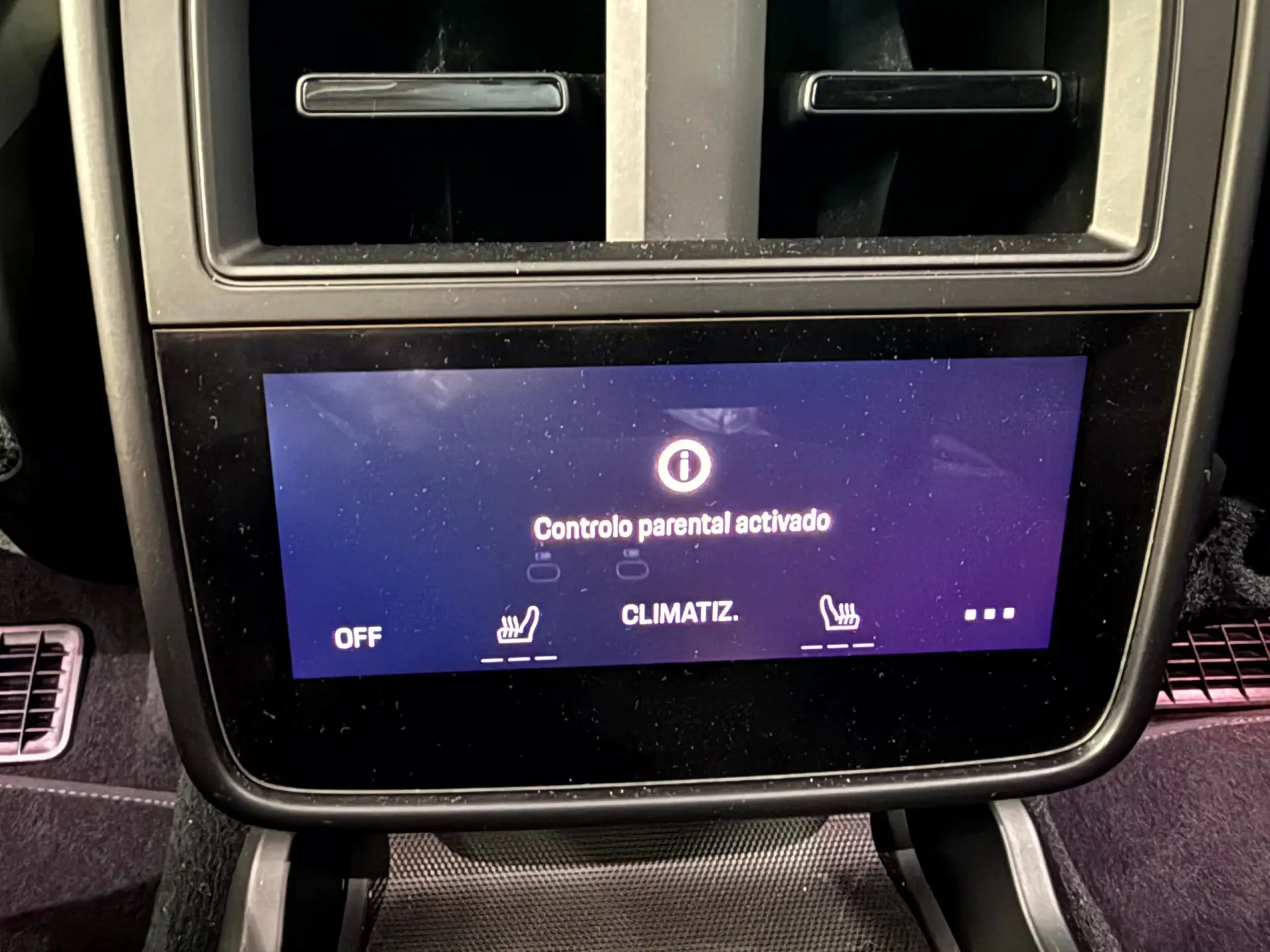 Porsche Taycan 4S 14