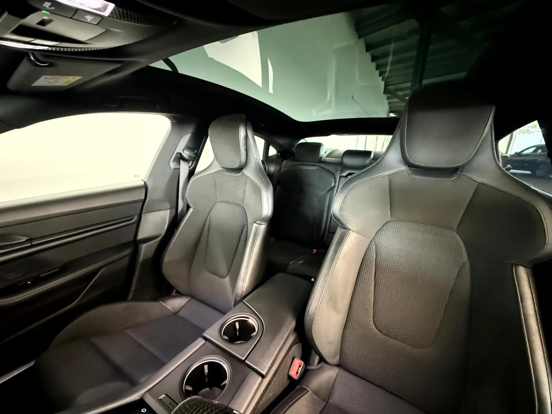 Porsche Taycan 4S 23