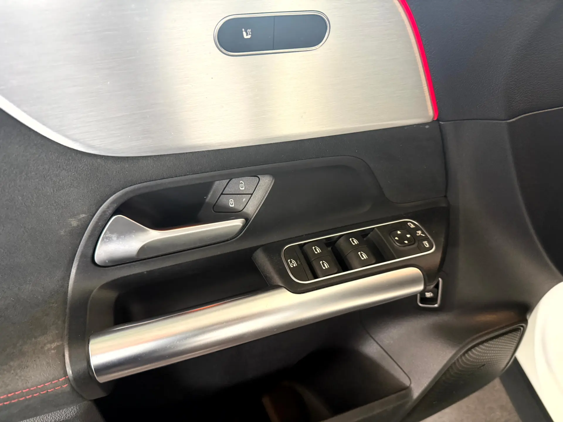 Mercedes-Benz EQA 250 AMG Line 18