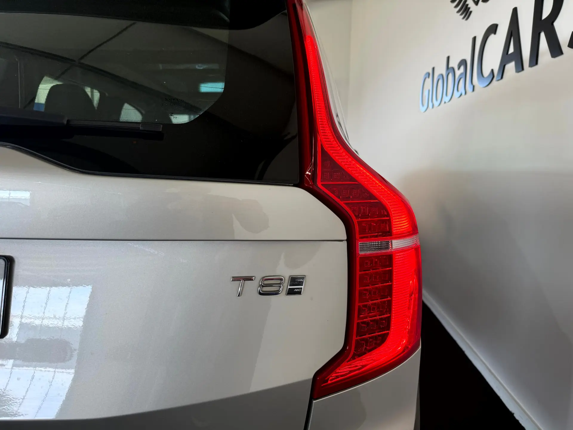 Volvo XC 90 2.0 T8 PHEV Excellence AWD 12