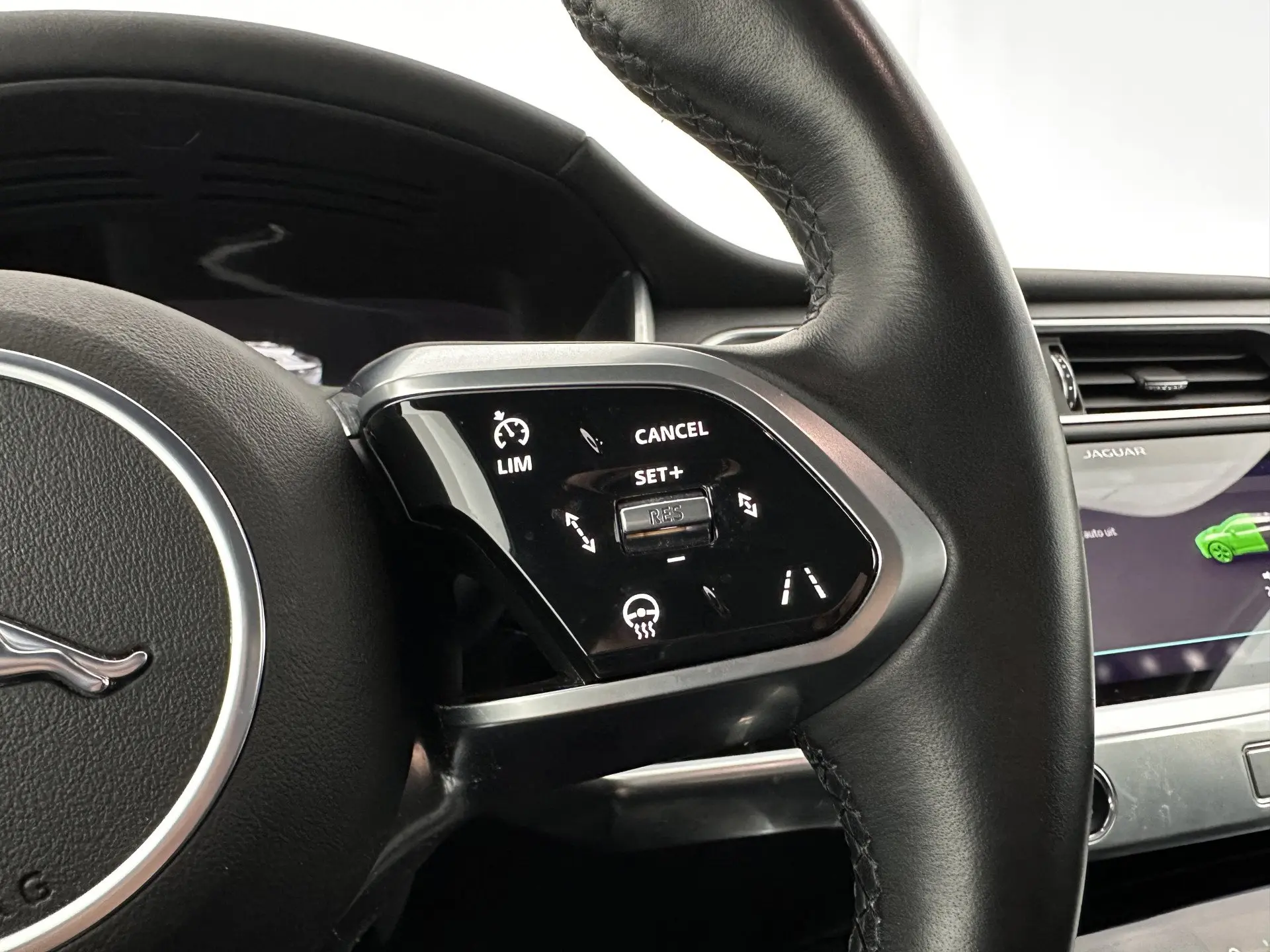 Jaguar I-Pace EV400 AWD HSE 25