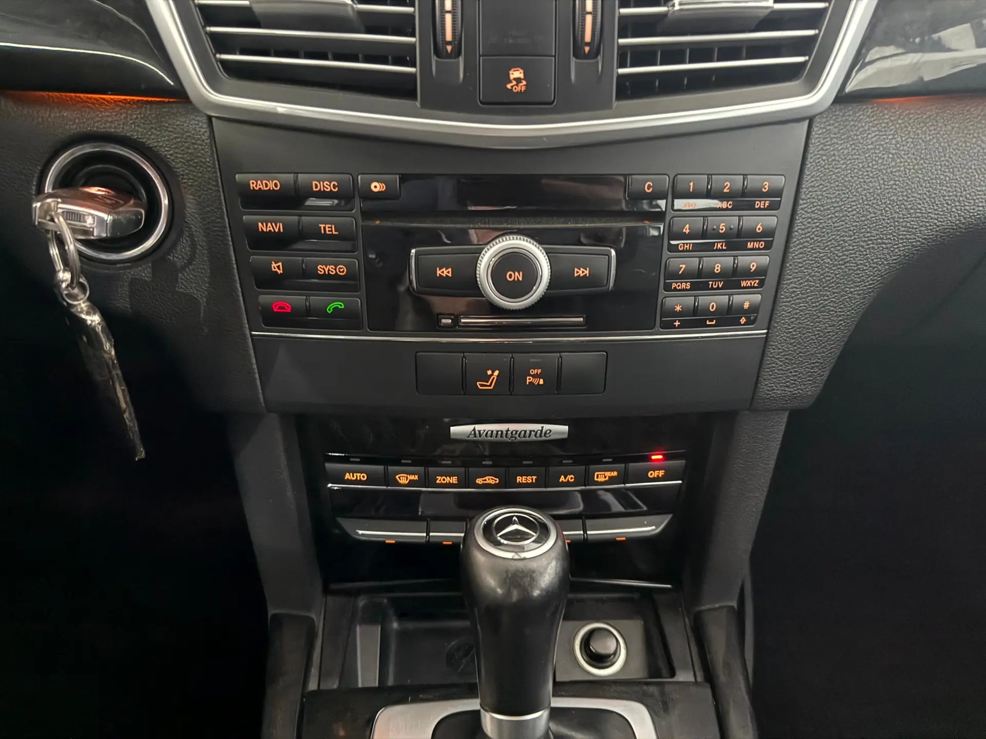 Mercedes-Benz E 250 CDi Elegance BlueEfficiency Auto. 23