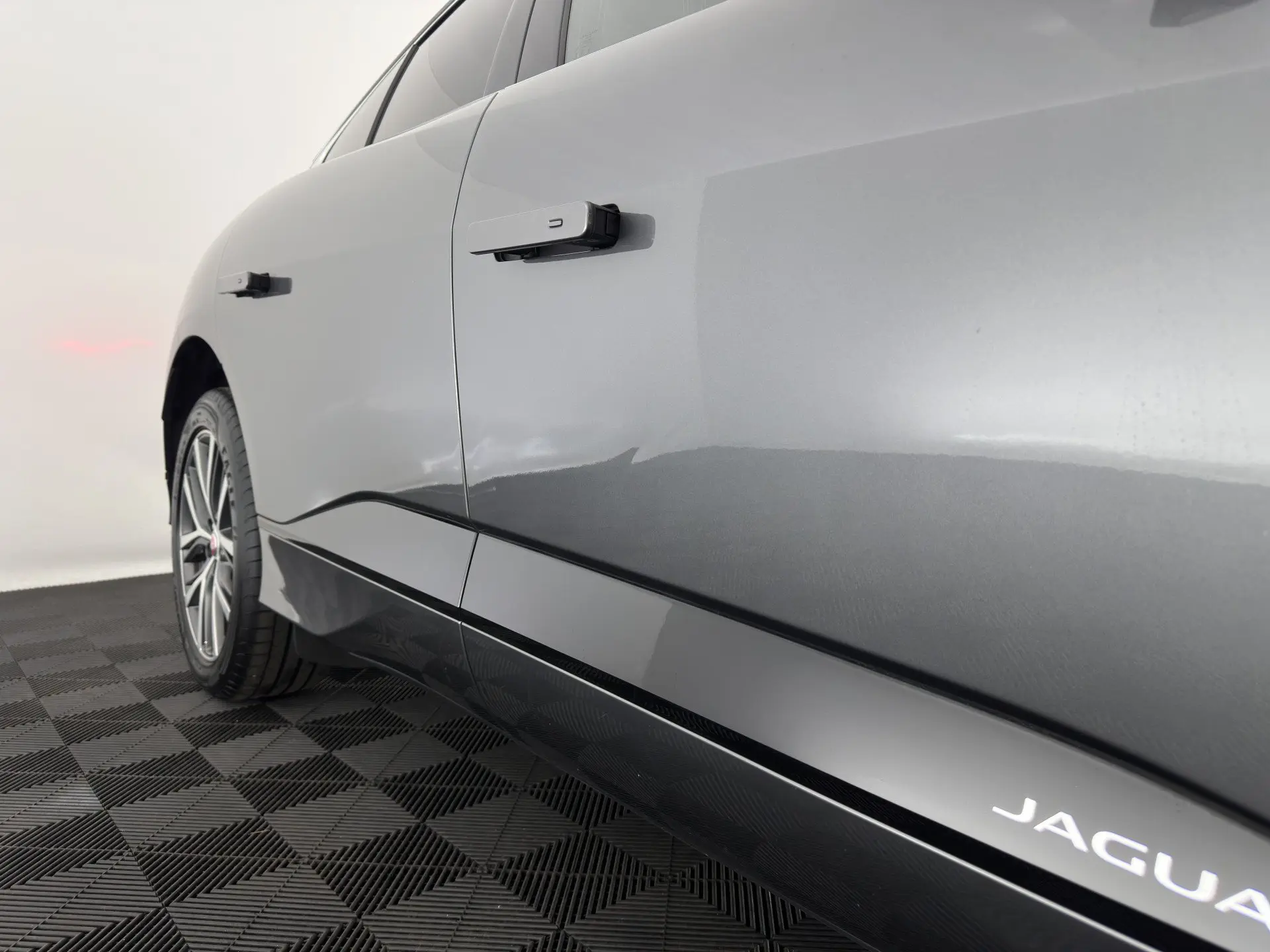 Jaguar I-Pace EV400 AWD HSE 32