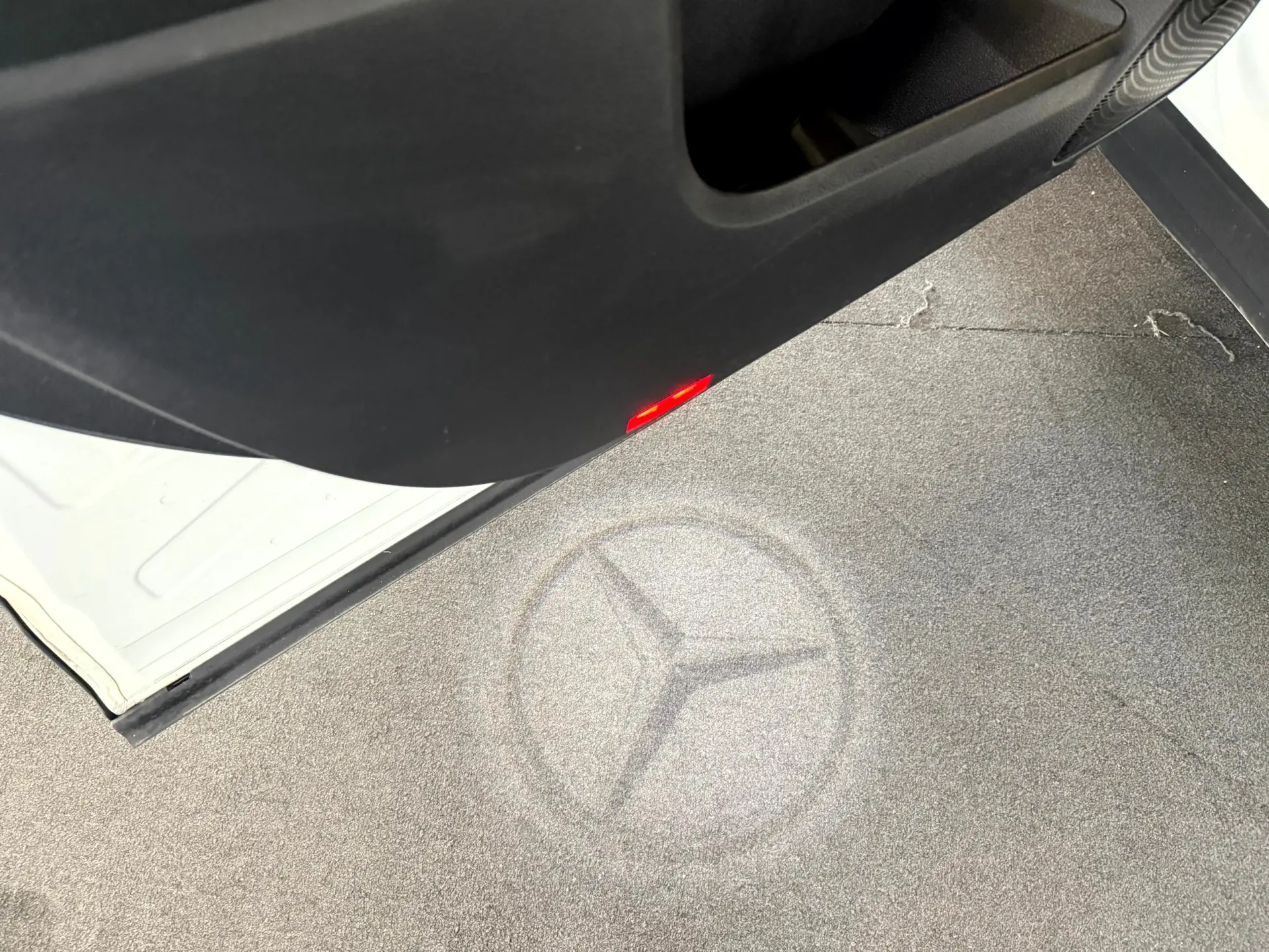 Mercedes-Benz EQA 250 AMG Line 19