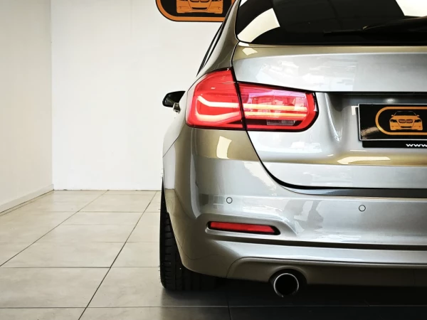 BMW 318 d Touring Line Luxury 11