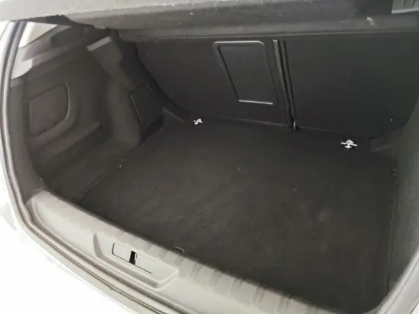 Peugeot 308 1.2 PureTech Allure Pack 18