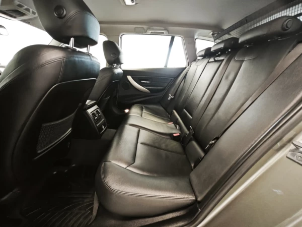 BMW 318 d Touring Line Luxury 50