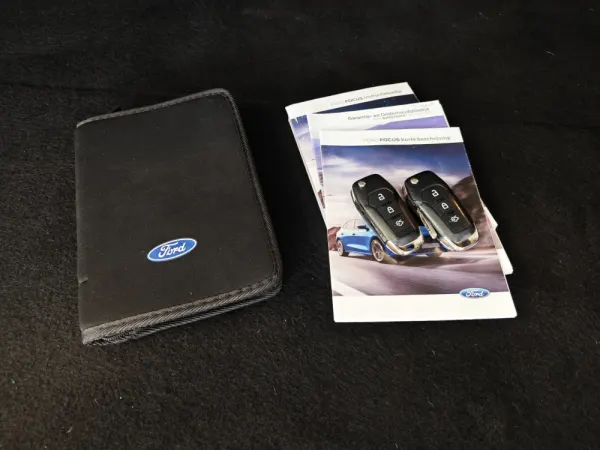 Ford Focus SW 1.0 EcoBoost MHEV Connected 10