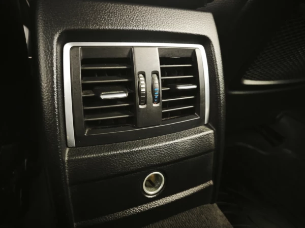 BMW 318 d Touring Line Luxury 42