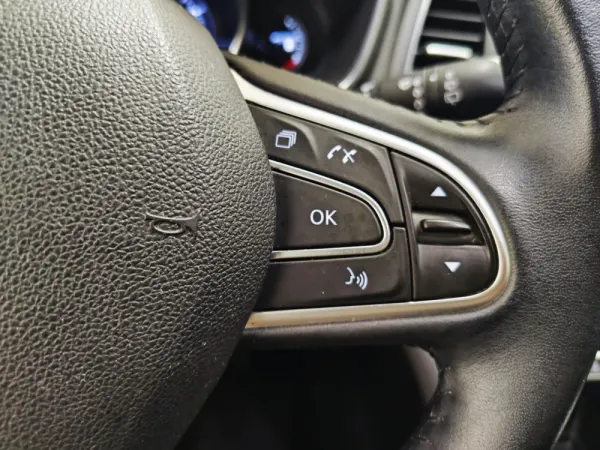 Renault Mégane 1.3 TCe Limited J17 35