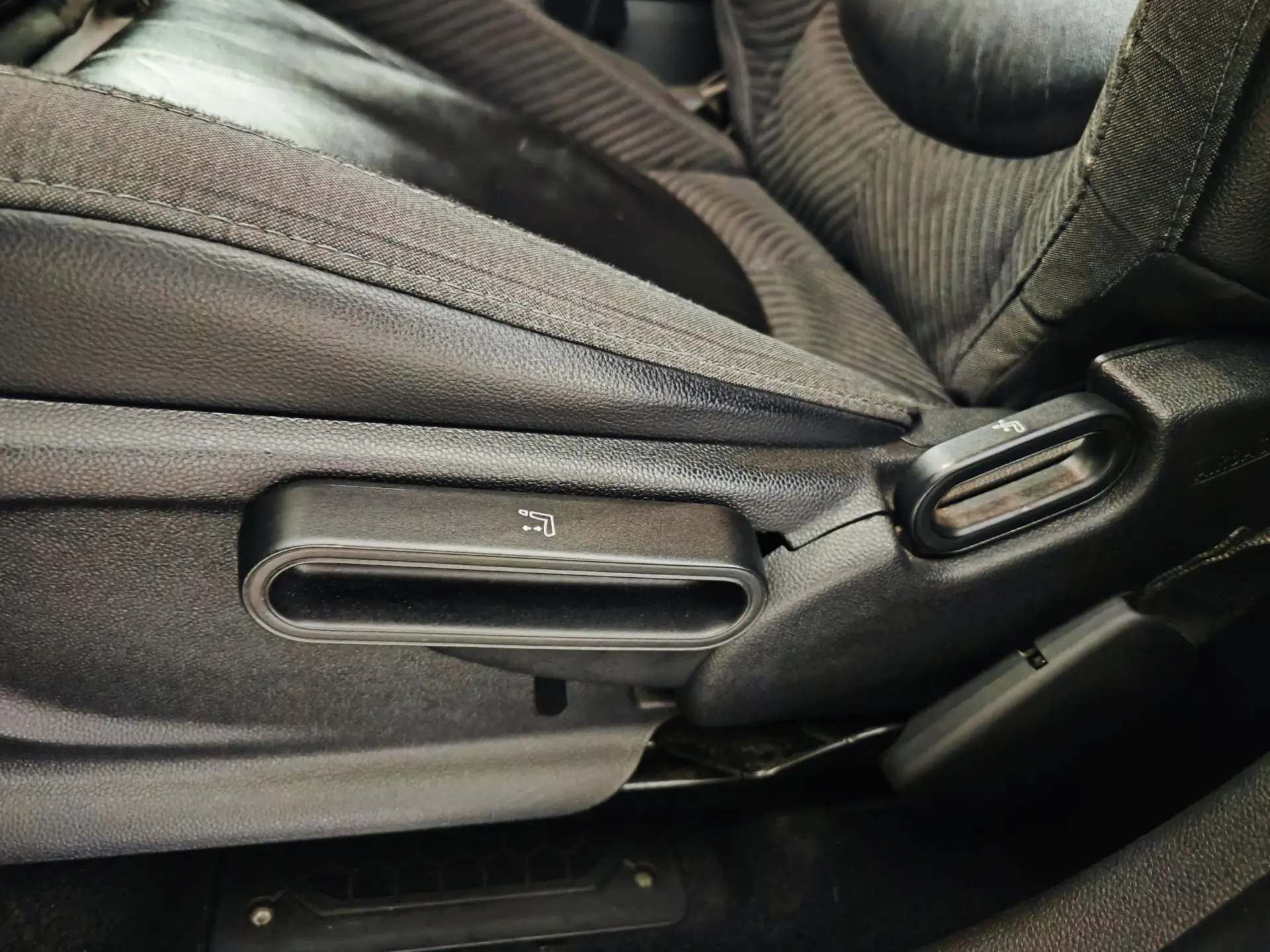 MINI Countryman Cooper SE ALL4 Auto 46