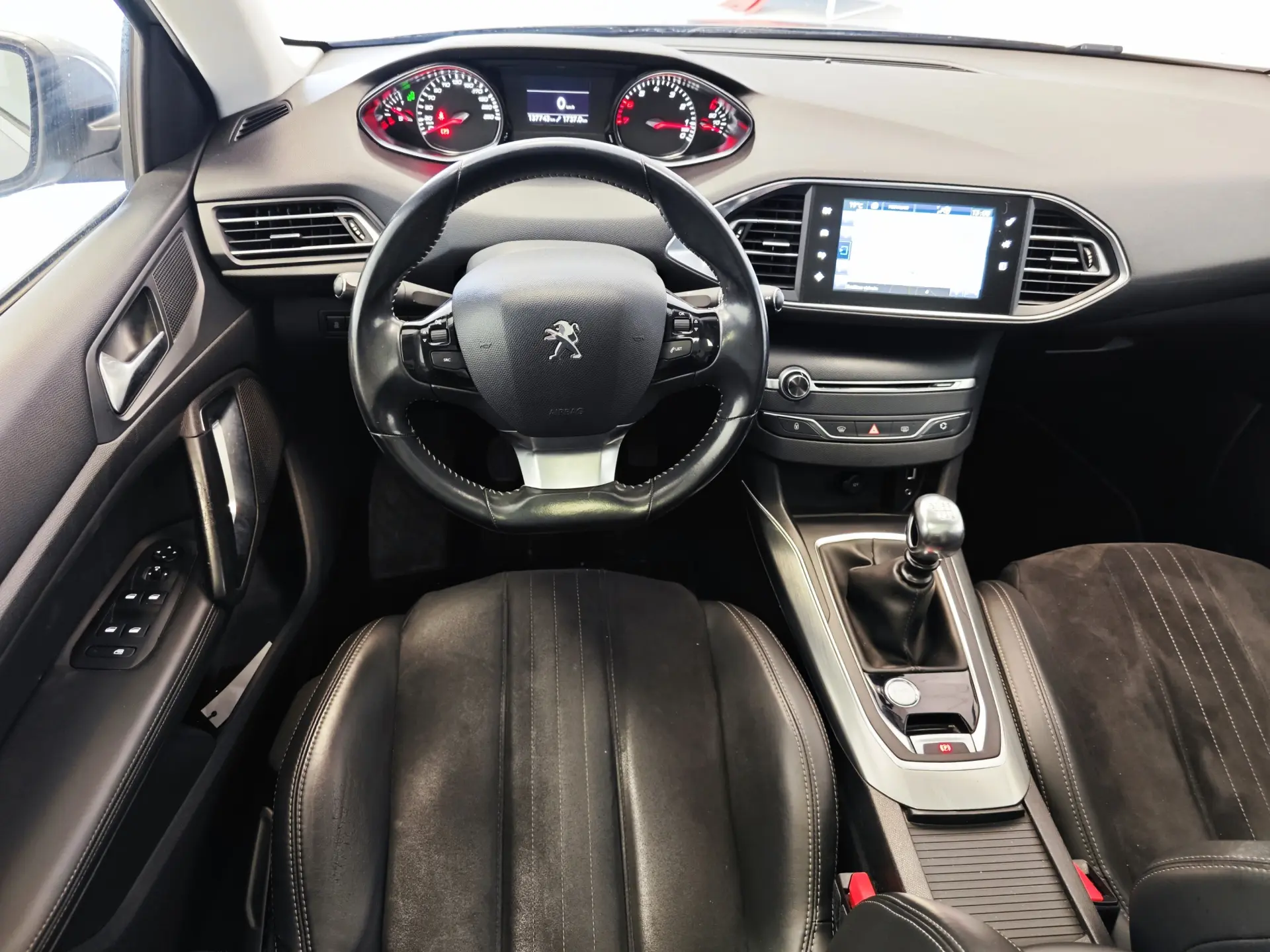 Peugeot 308 1.2 PureTech Allure Pack 7