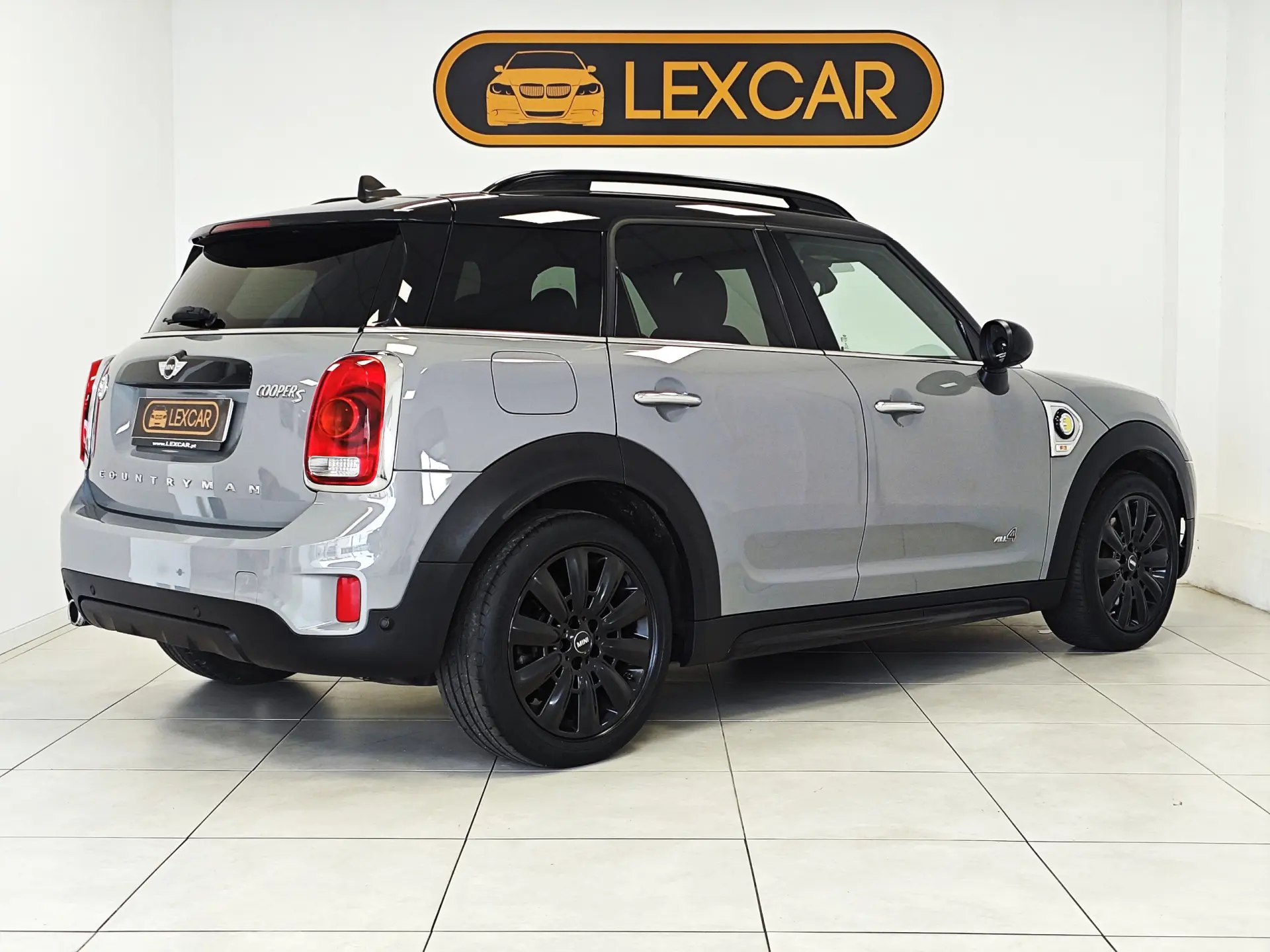 MINI Countryman Cooper SE ALL4 Auto 2