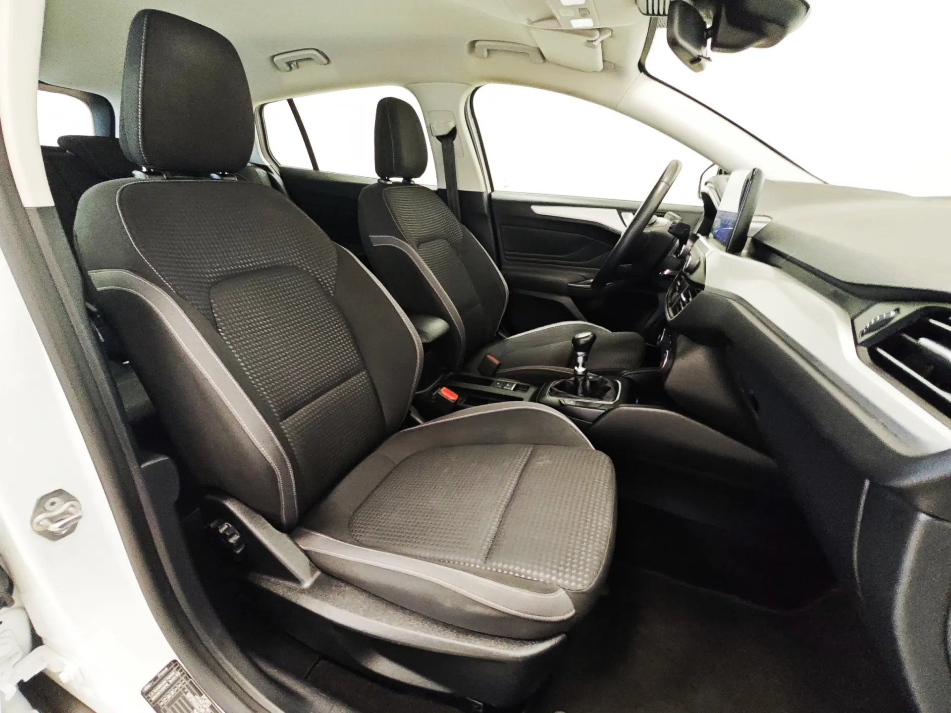 Ford Focus SW 1.0 EcoBoost MHEV Connected 44