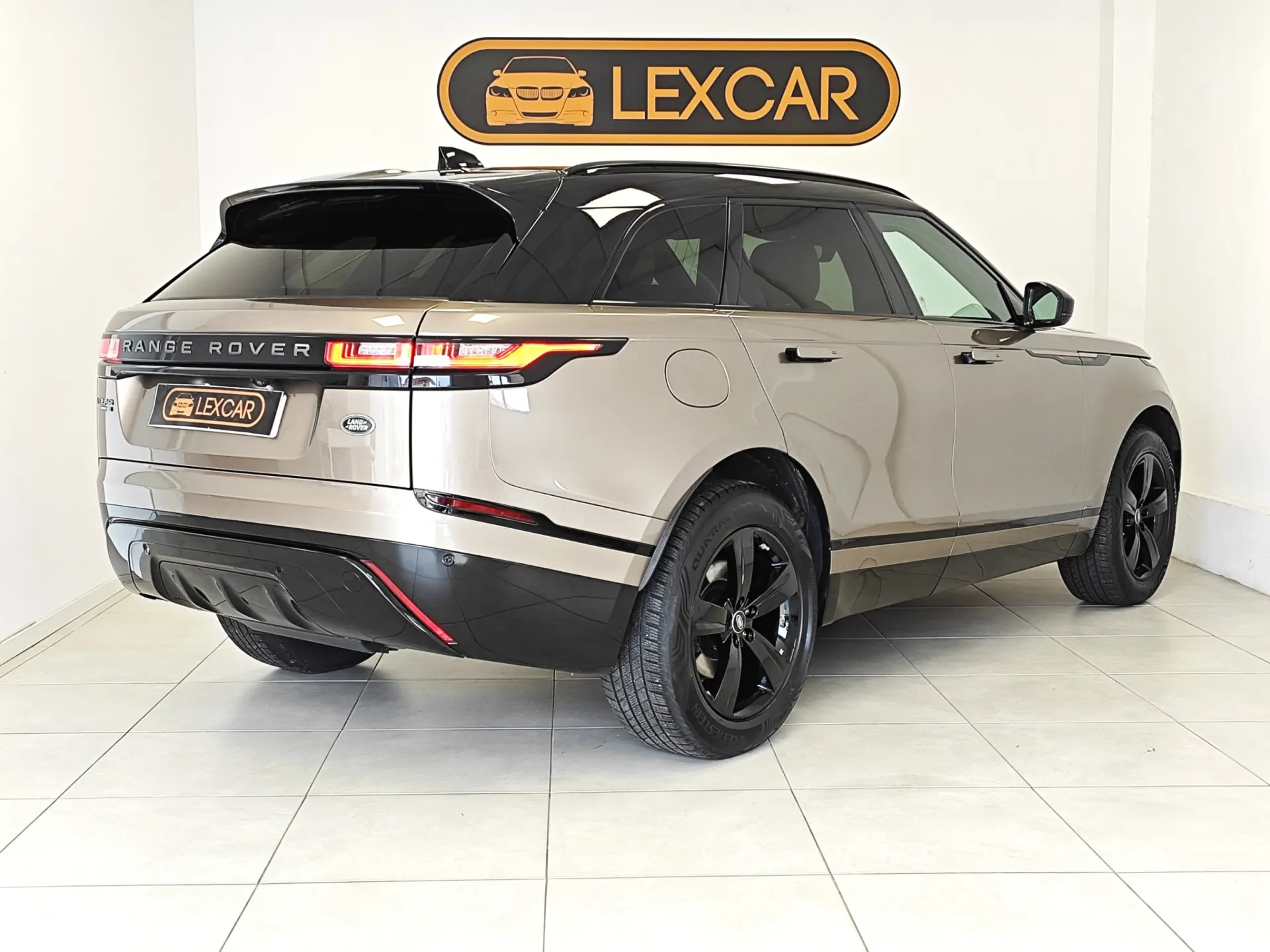 Land Rover Range Rover Velar 2.0 D R-Dynamic 23