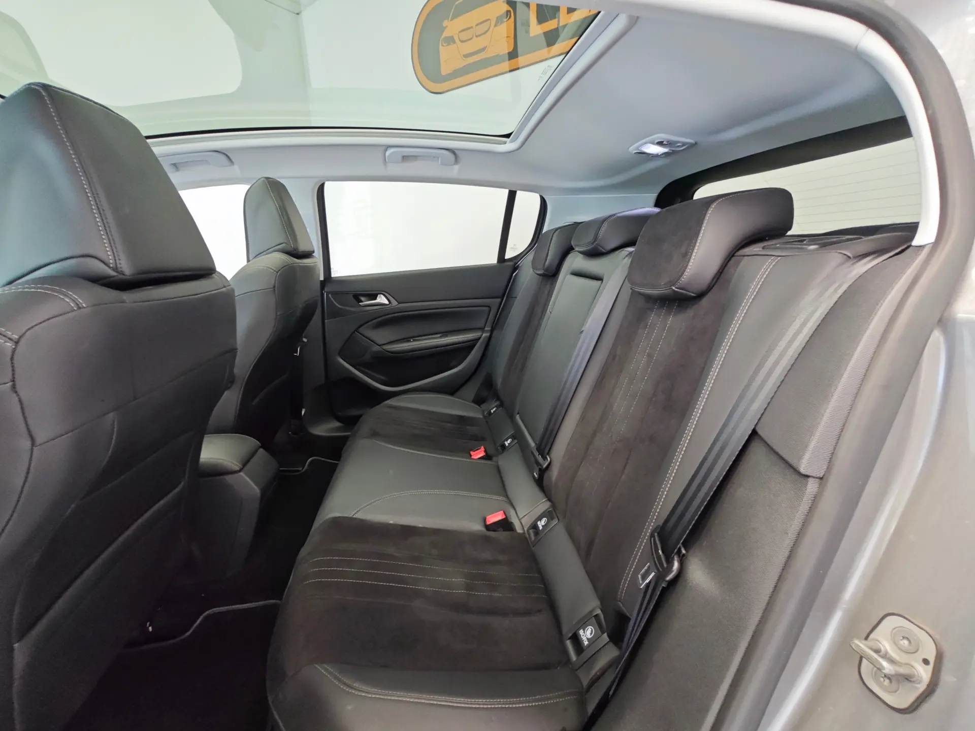 Peugeot 308 1.2 PureTech Allure Pack 9