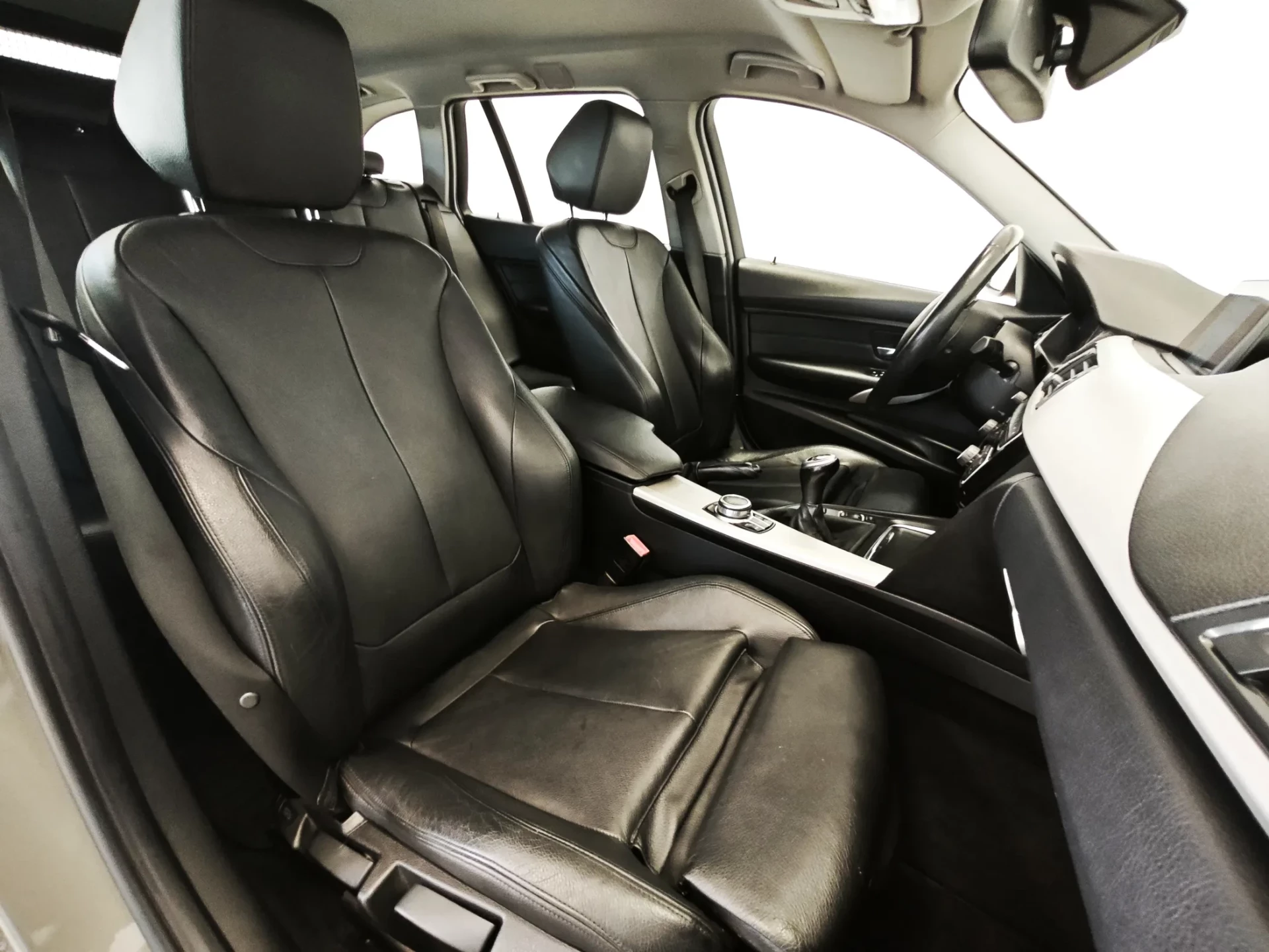 BMW 318 d Touring Line Luxury 7