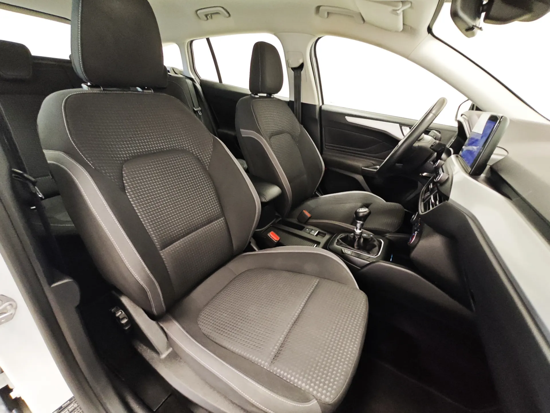 Ford Focus SW 1.0 EcoBoost MHEV Connected 6