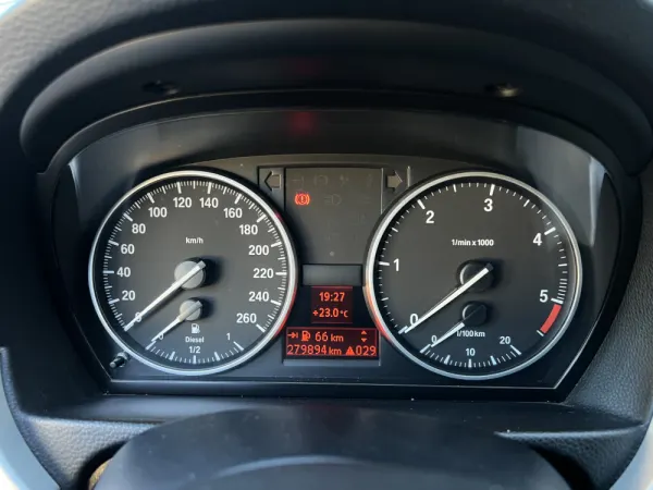 BMW 320 3 TOURING (E91) 36