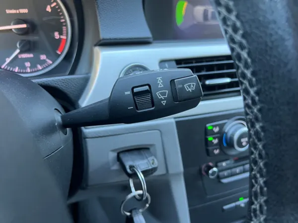 BMW 320 3 TOURING (E91) 10