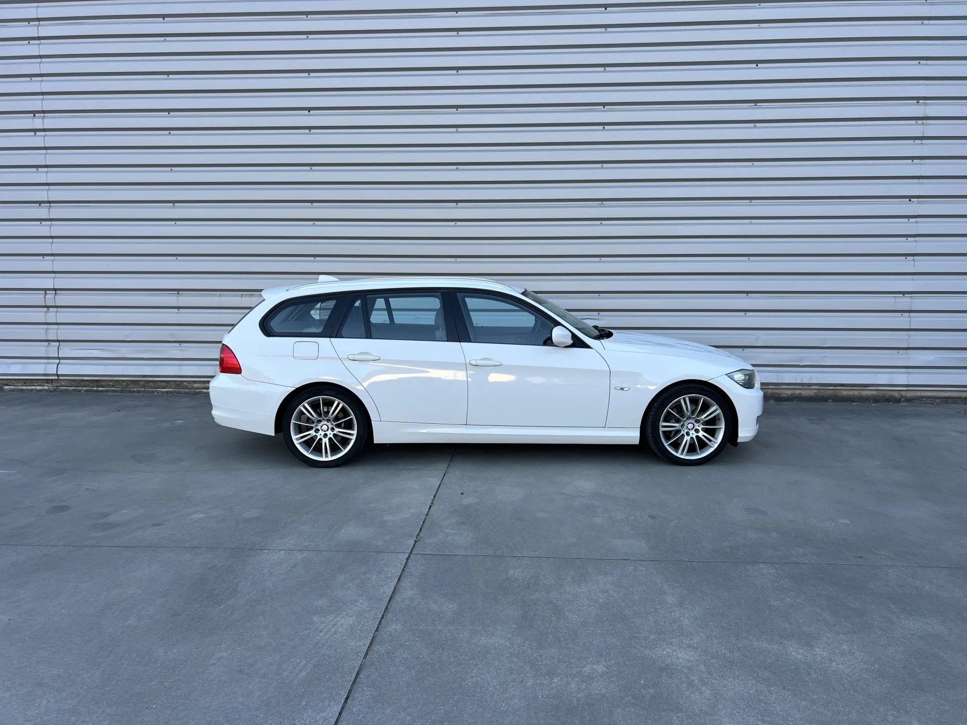 BMW 320 3 TOURING (E91) 25