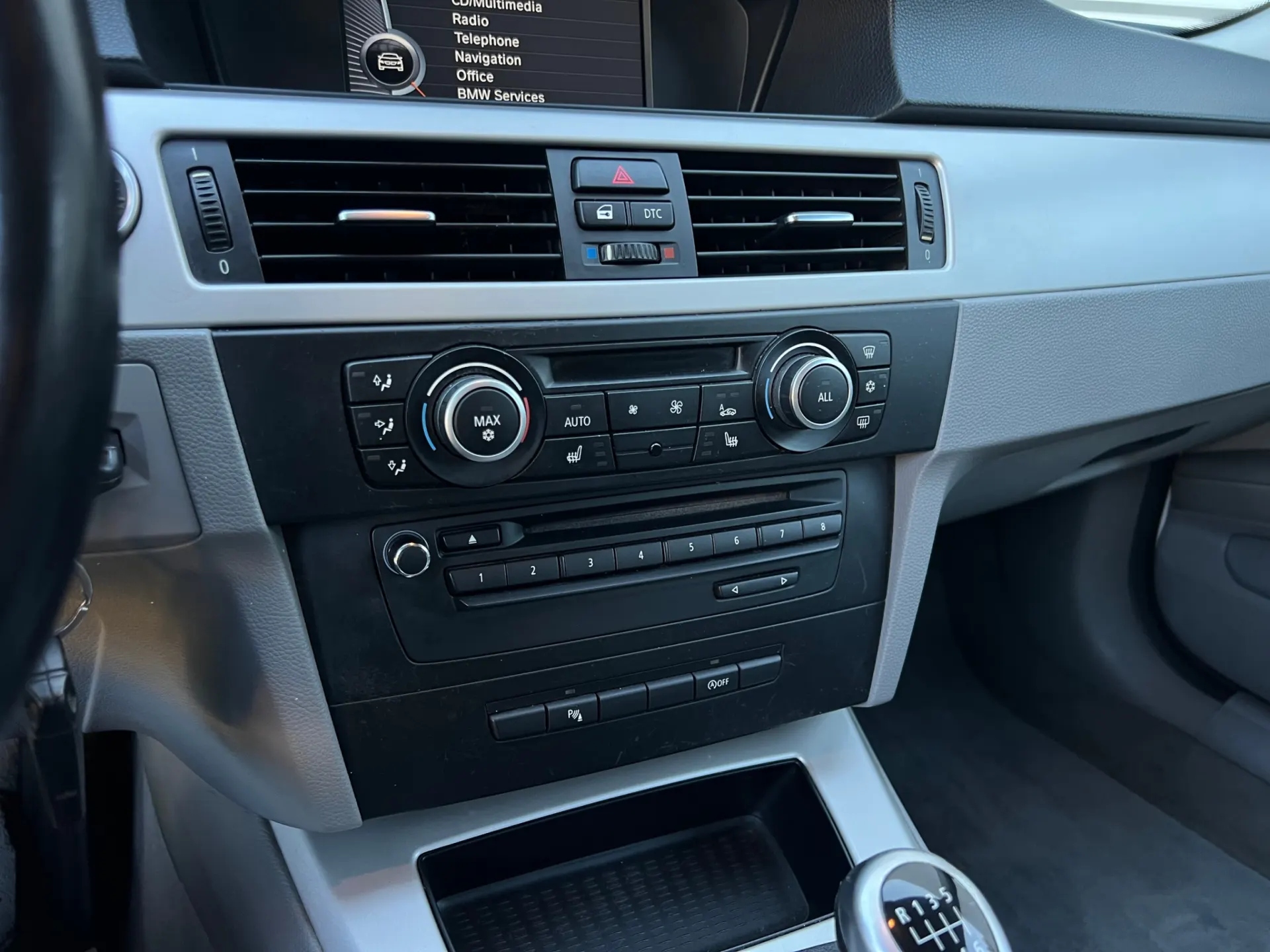 BMW 320 3 TOURING (E91) 16