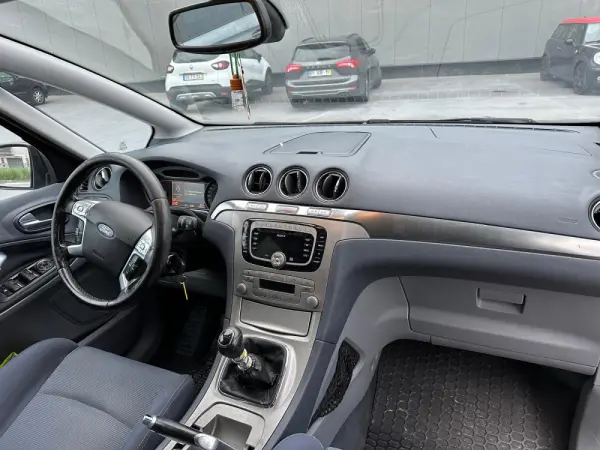 Ford S-Max 1.8 TDCi Titanium 7L 6