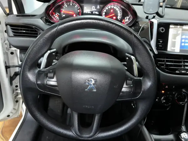 Peugeot 2008 1.2 PureTech Style 15