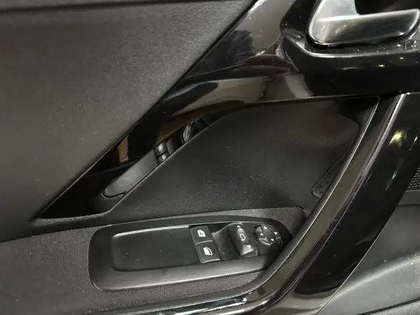 Peugeot 2008 1.2 PureTech Style 21