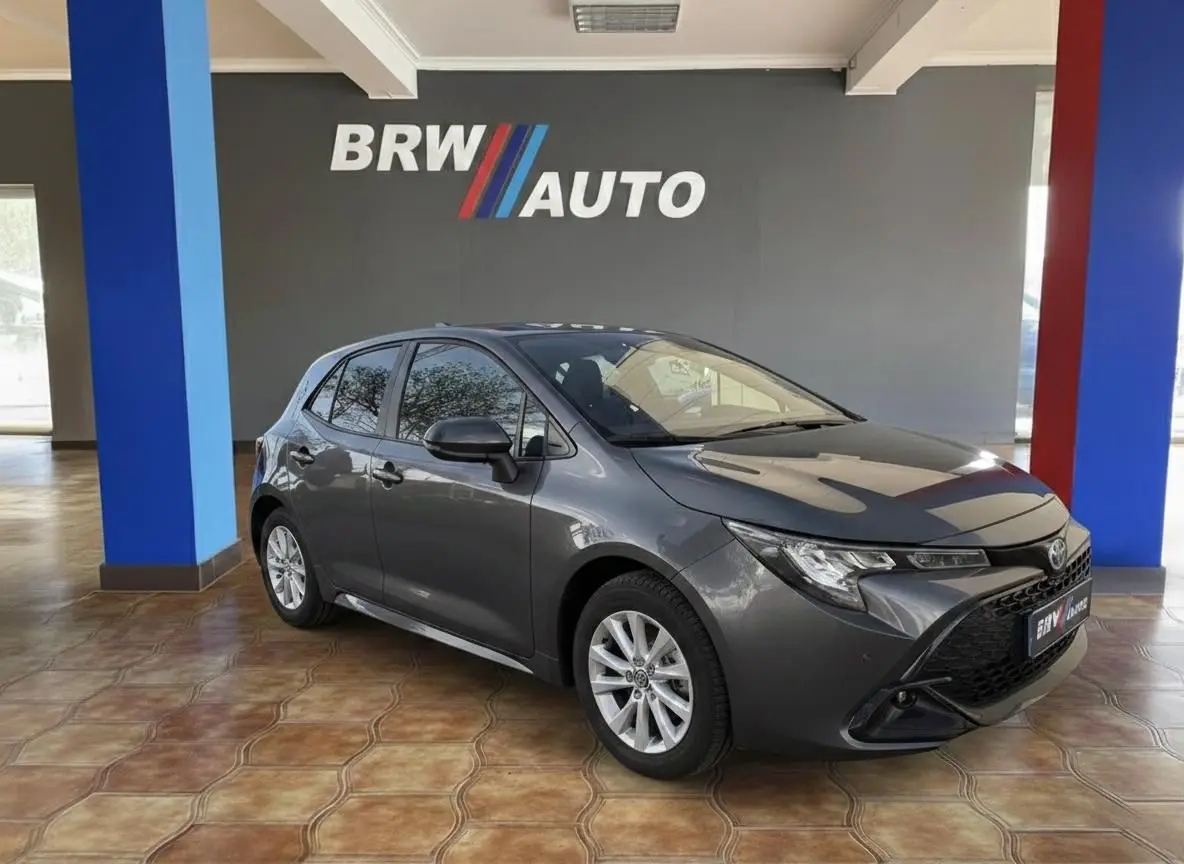 Toyota Corolla 1.8 Hybrid Exclusive 3