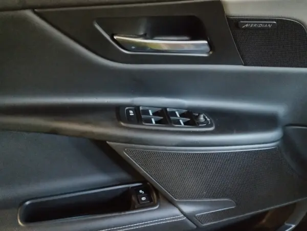 Jaguar XE 2.0 D R-Dynamic SE 22