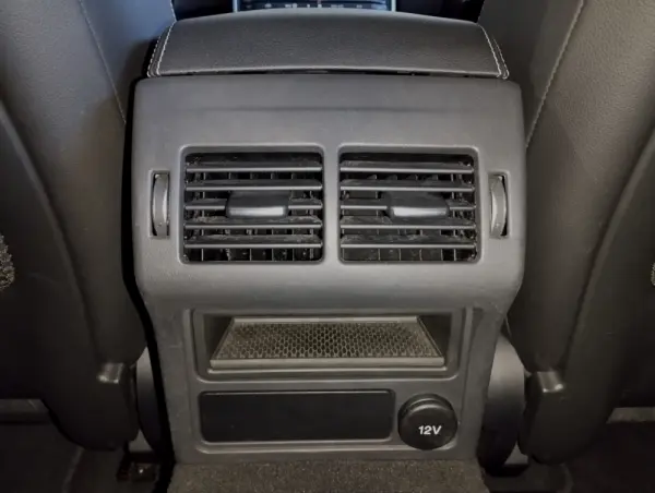 Jaguar XE 2.0 D R-Dynamic SE 23