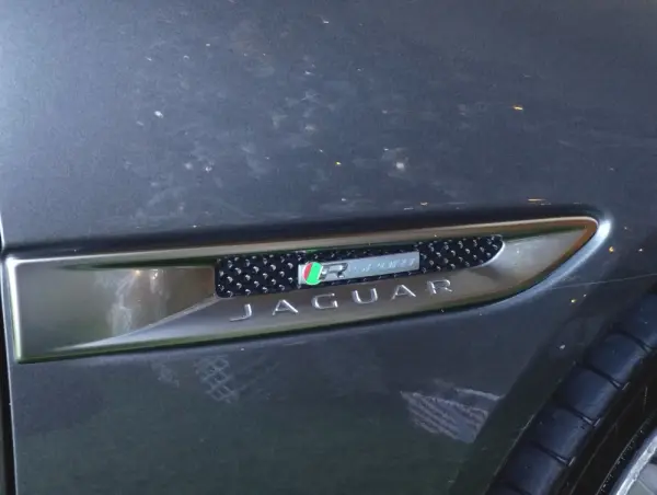 Jaguar XE 2.0 D R-Dynamic SE 25