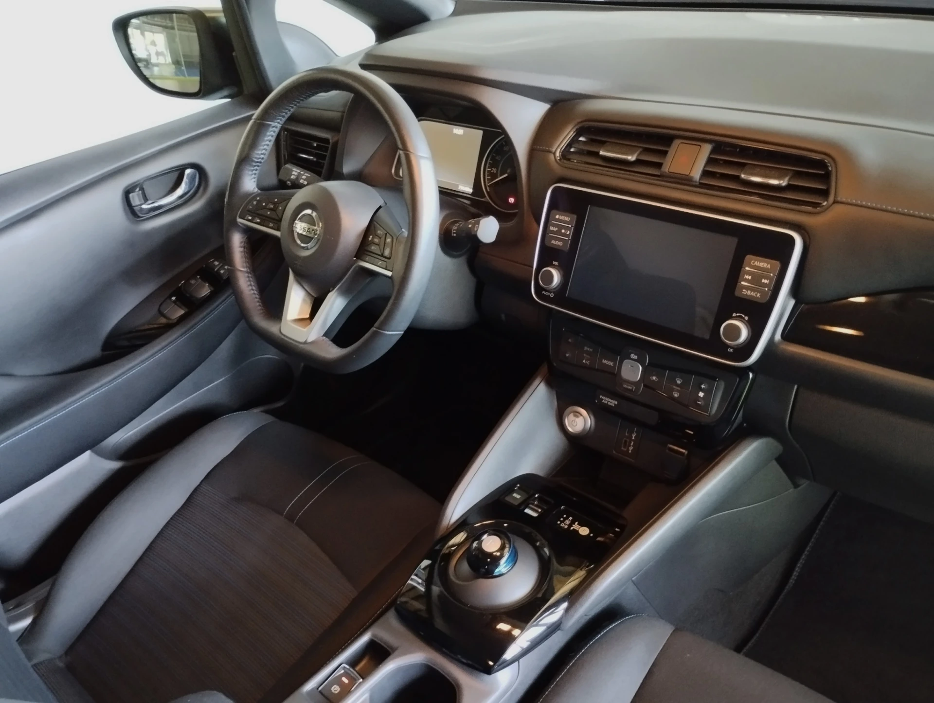 Nissan Leaf N-CONNECTA 18