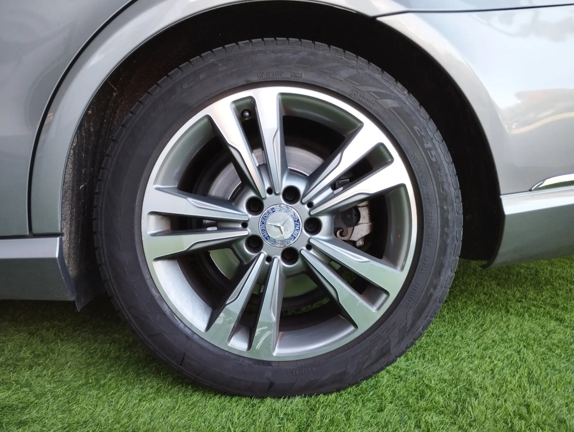 Mercedes-Benz E 300 Bluetec Hybrid Avantgarde 24