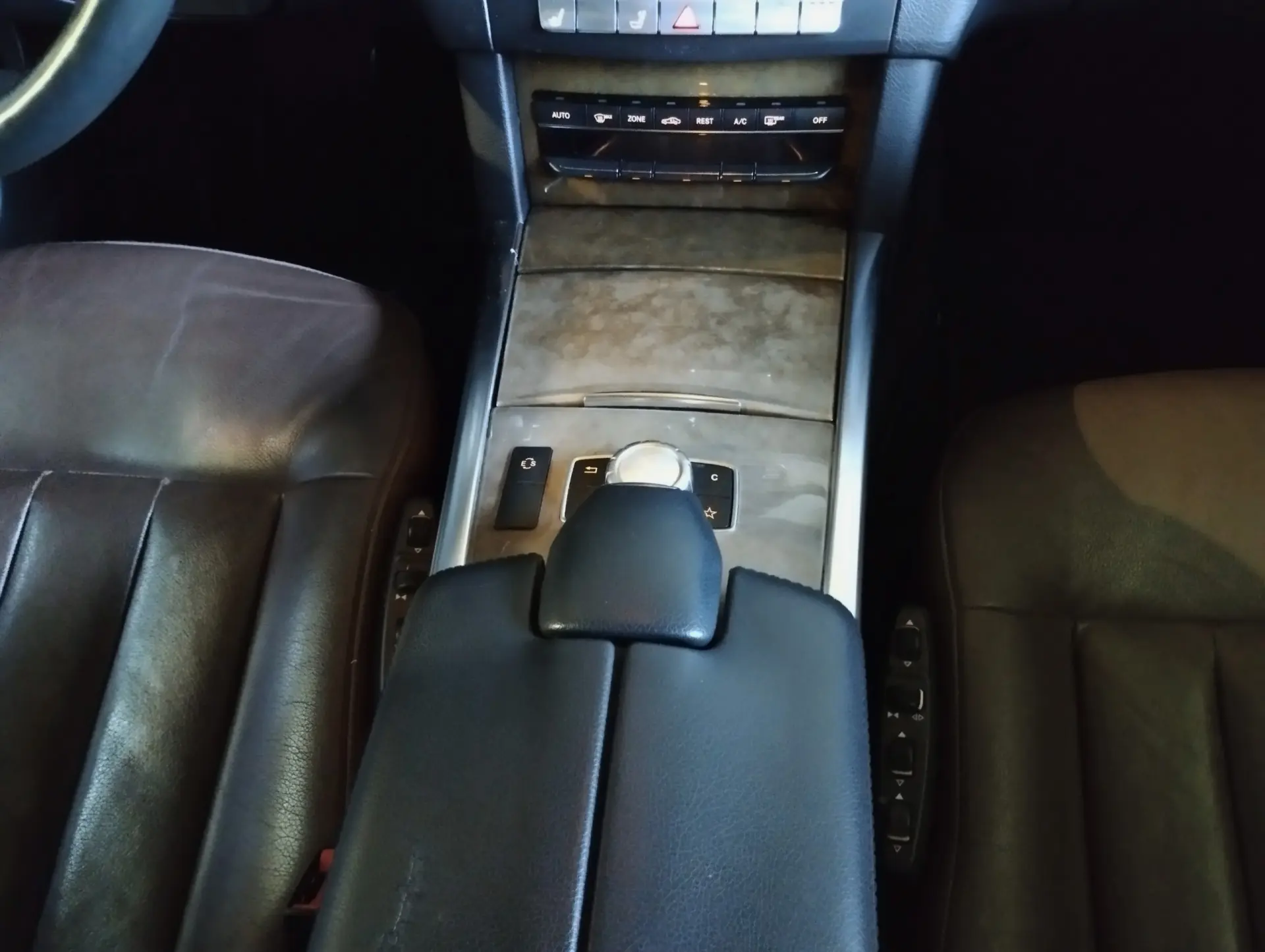 Mercedes-Benz E 300 Bluetec Hybrid Avantgarde 18