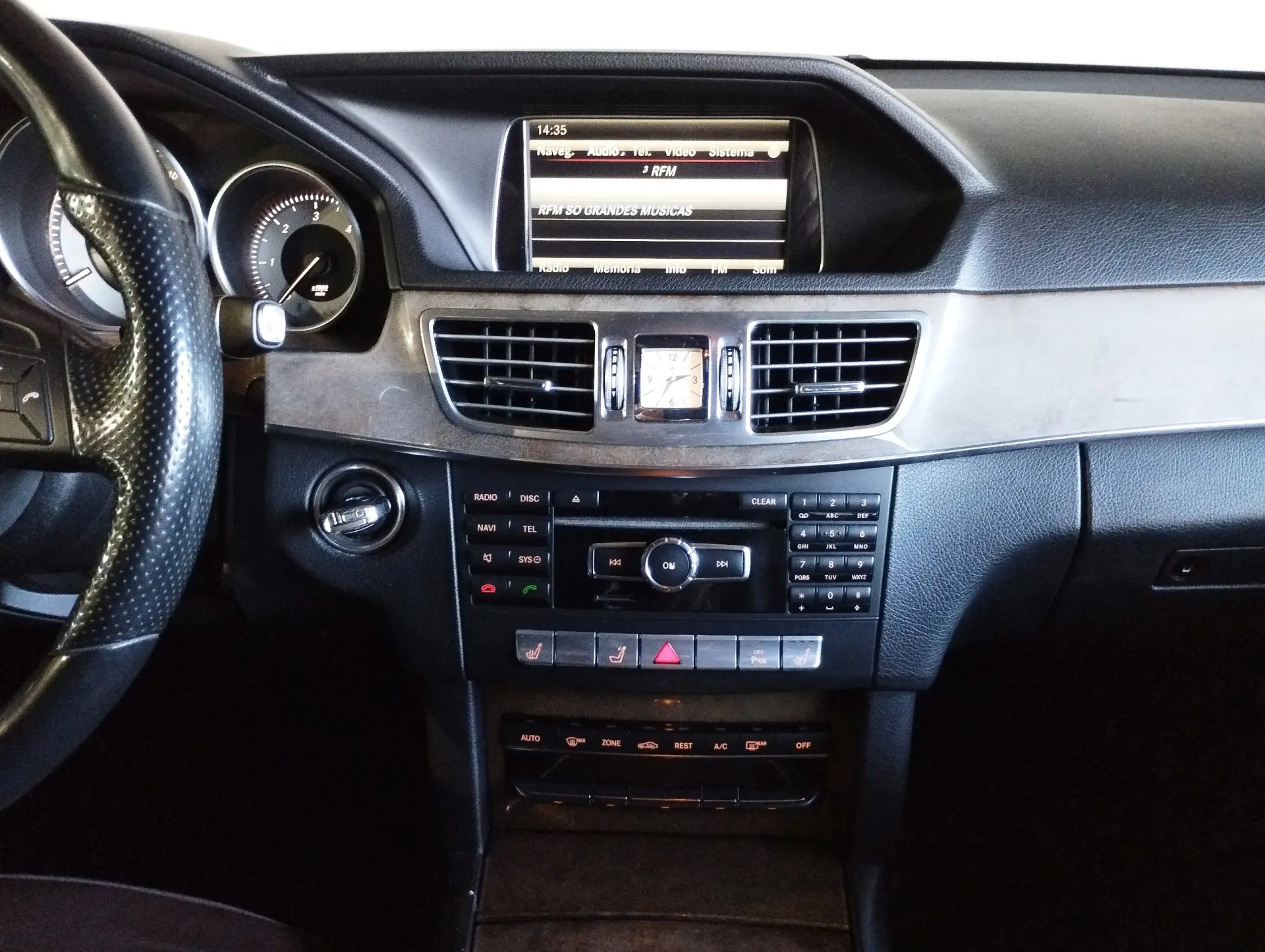 Mercedes-Benz E 300 Bluetec Hybrid Avantgarde 16