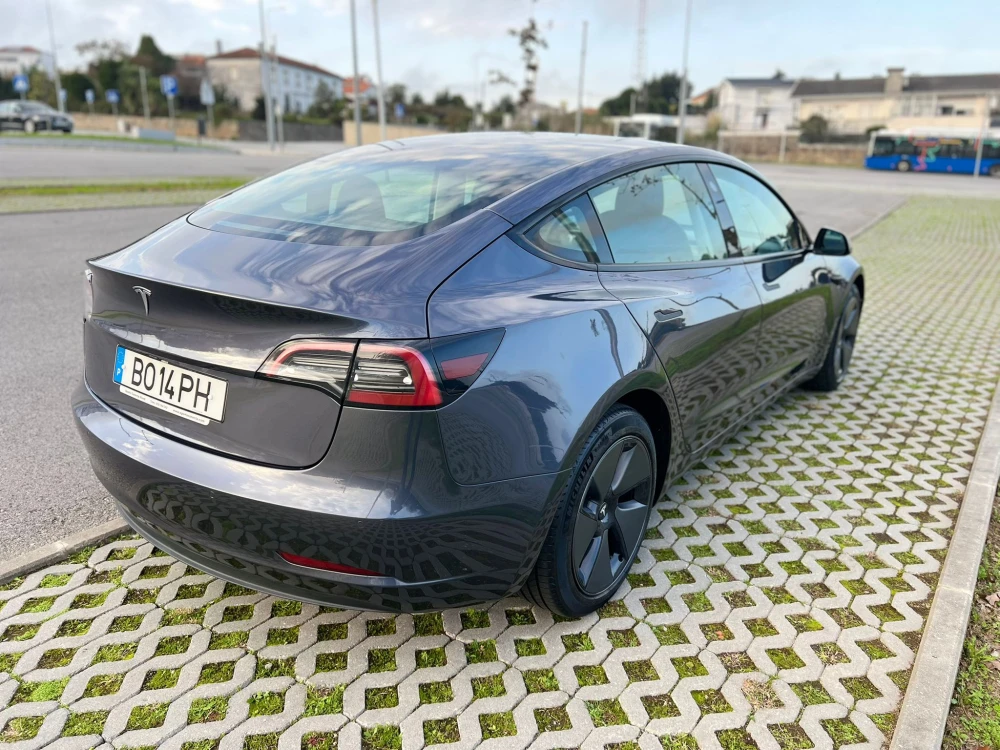 Tesla Model 3 Standard Plus 6